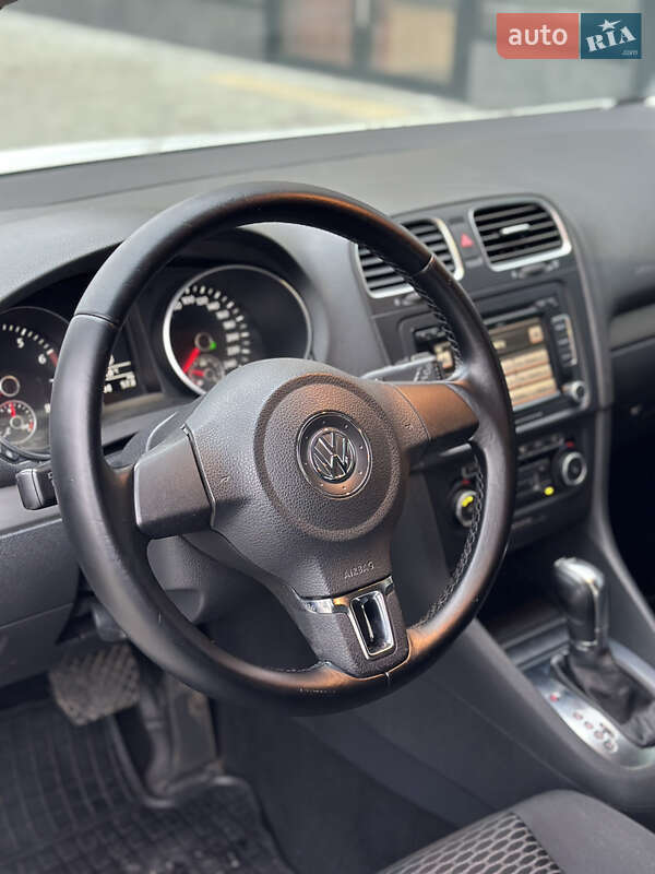 Хетчбек Volkswagen Golf 2011 в Калуші