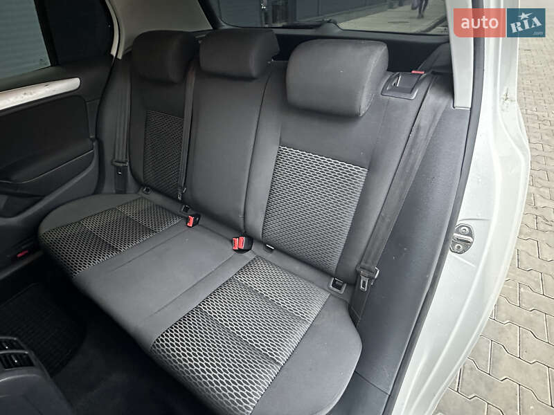 Хетчбек Volkswagen Golf 2011 в Калуші