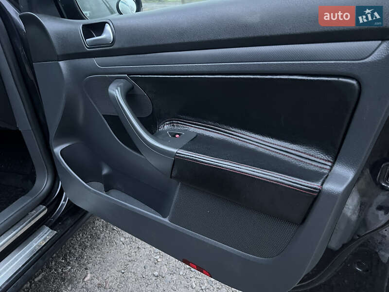 Хетчбек Volkswagen Golf 2007 в Львові