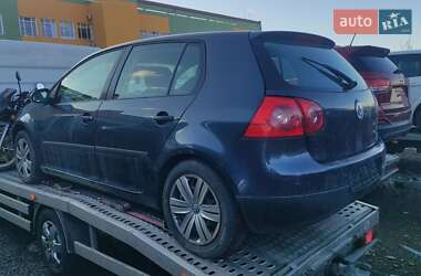 Хэтчбек Volkswagen Golf 2004 в Бродах