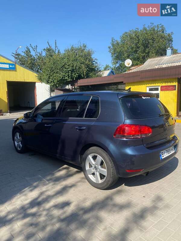 Хэтчбек Volkswagen Golf 2010 в Пятихатках