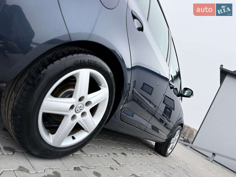 Хэтчбек Volkswagen Golf 2009 в Владимире