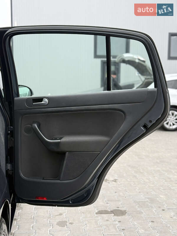 Хэтчбек Volkswagen Golf 2009 в Владимире