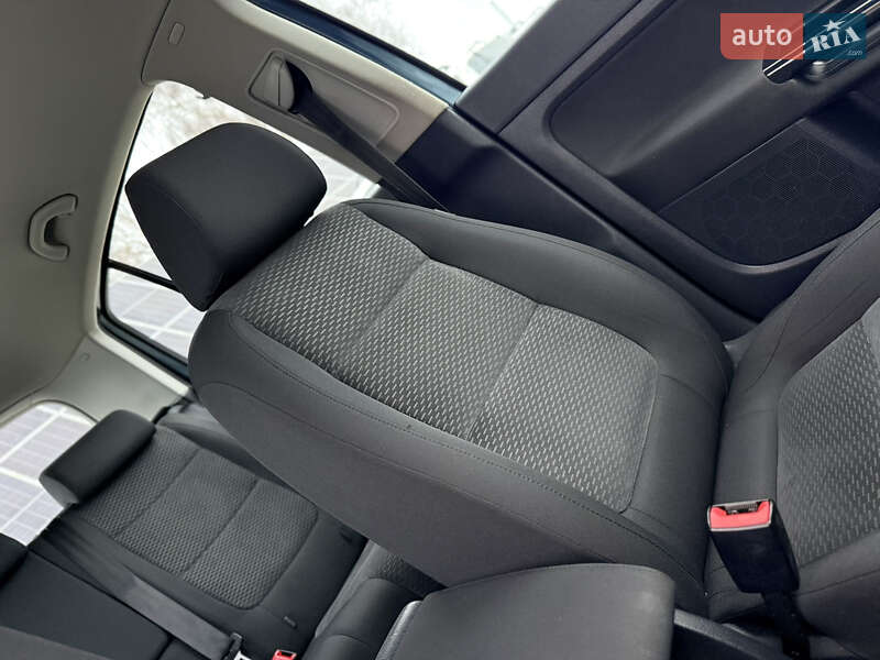 Хэтчбек Volkswagen Golf 2009 в Владимире