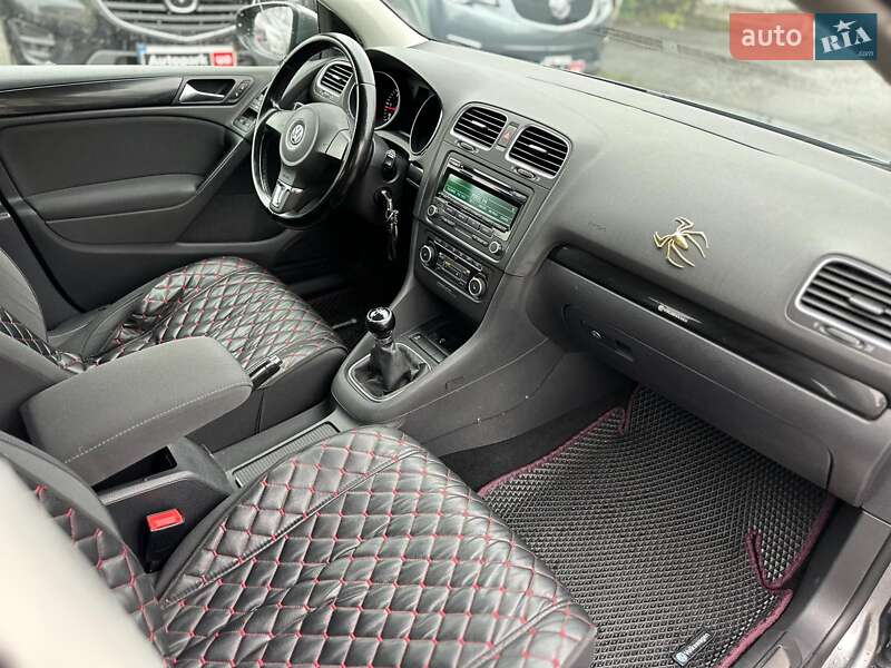 Хэтчбек Volkswagen Golf 2011 в Виннице