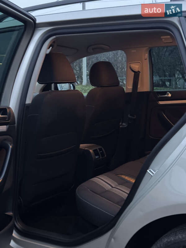 Универсал Volkswagen Golf 2012 в Черкассах