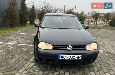 Хетчбек Volkswagen Golf 2003 в Луцьку
