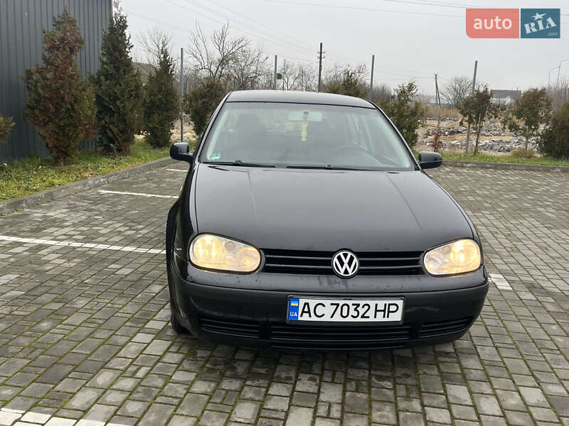 Volkswagen Golf 2003