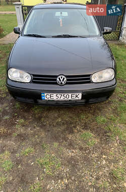 Хэтчбек Volkswagen Golf 2001 в Черновцах