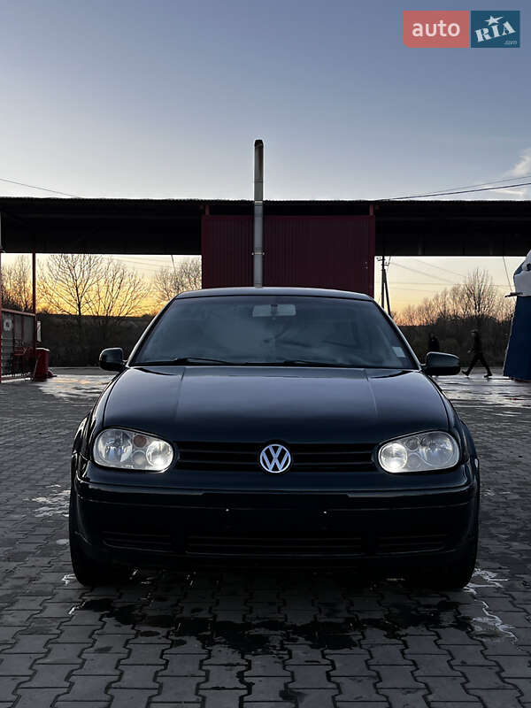 Хетчбек Volkswagen Golf 1999 в Чернівцях