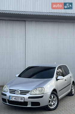 Хэтчбек Volkswagen Golf 2005 в Надворной
