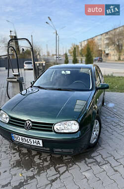 Хетчбек Volkswagen Golf 2002 в Тернополі
