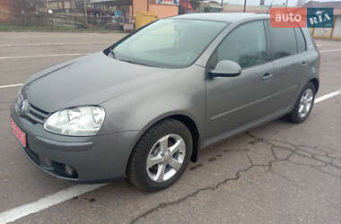 Хэтчбек Volkswagen Golf 2006 в Первомайске