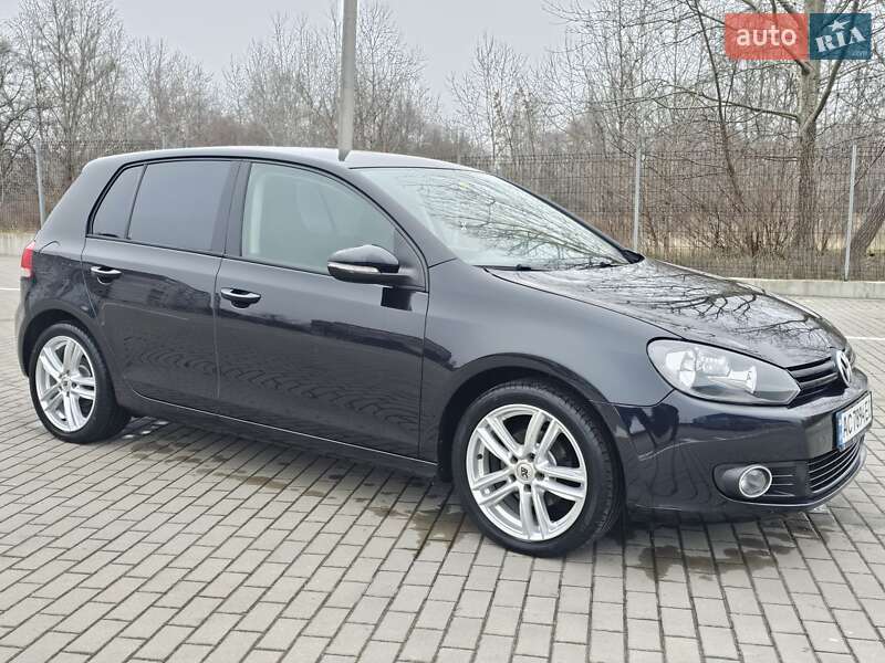 Хэтчбек Volkswagen Golf 2009 в Сумах