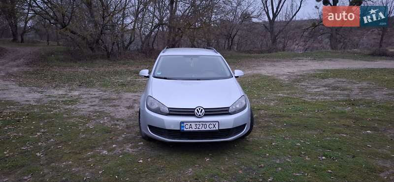 Універсал Volkswagen Golf 2011 в Корсунь-Шевченківському