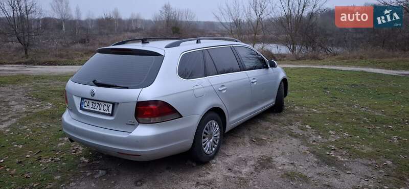 Універсал Volkswagen Golf 2011 в Корсунь-Шевченківському