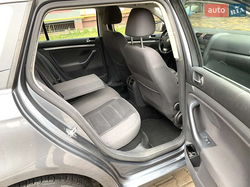 Универсал Volkswagen Golf 2009 в Тернополе