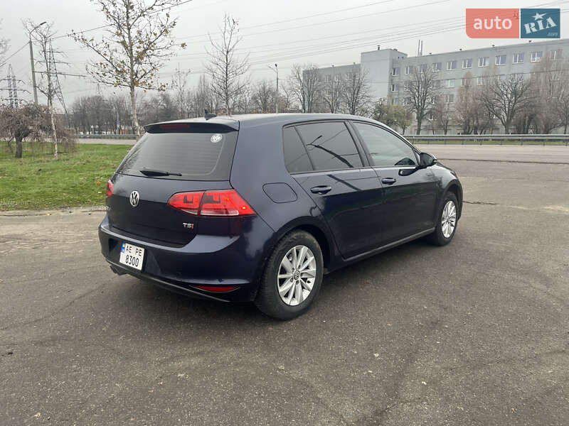 Хетчбек Volkswagen Golf 2015 в Дніпрі
