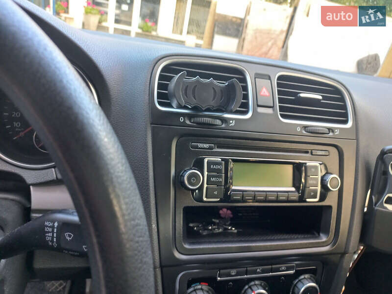 Універсал Volkswagen Golf 2010 в Львові