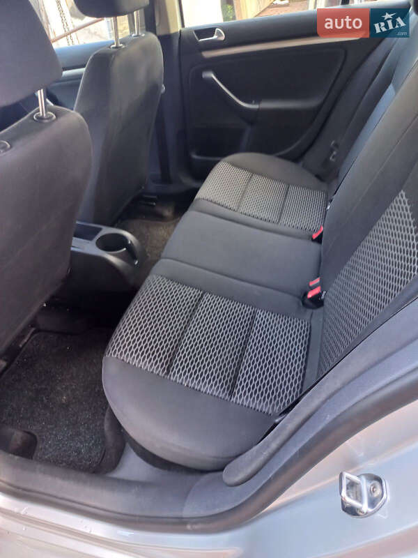 Універсал Volkswagen Golf 2010 в Львові