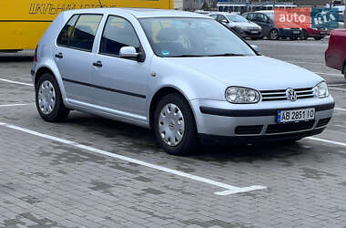 Хэтчбек Volkswagen Golf 2000 в Виннице