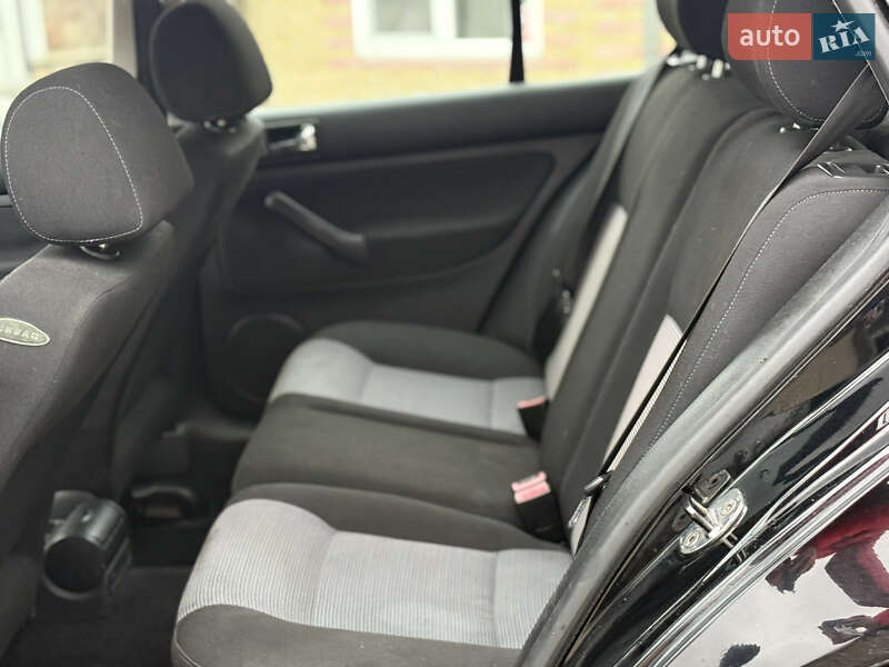 Хэтчбек Volkswagen Golf 2003 в Тернополе фото 38 Хэтчбек Volkswagen Golf 2003 в Тернополе