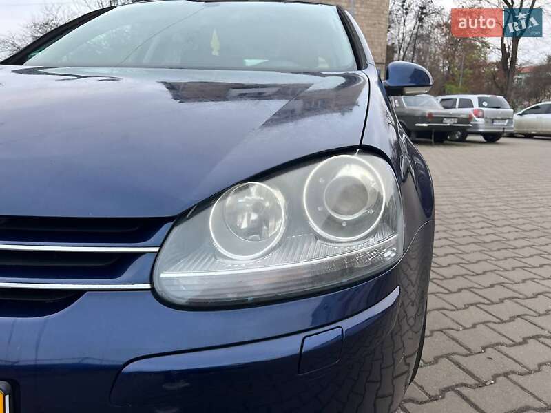 Хэтчбек Volkswagen Golf 2006 в Луцке