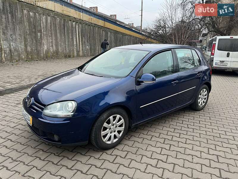 Хэтчбек Volkswagen Golf 2006 в Луцке