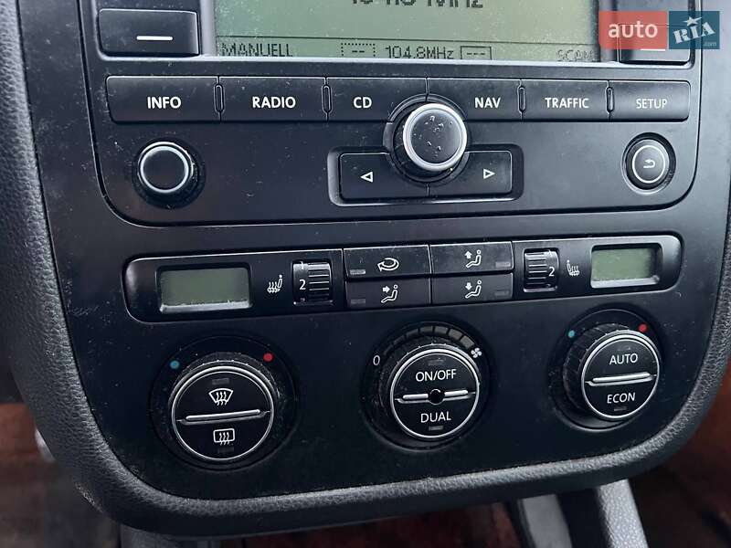 Хэтчбек Volkswagen Golf 2006 в Луцке