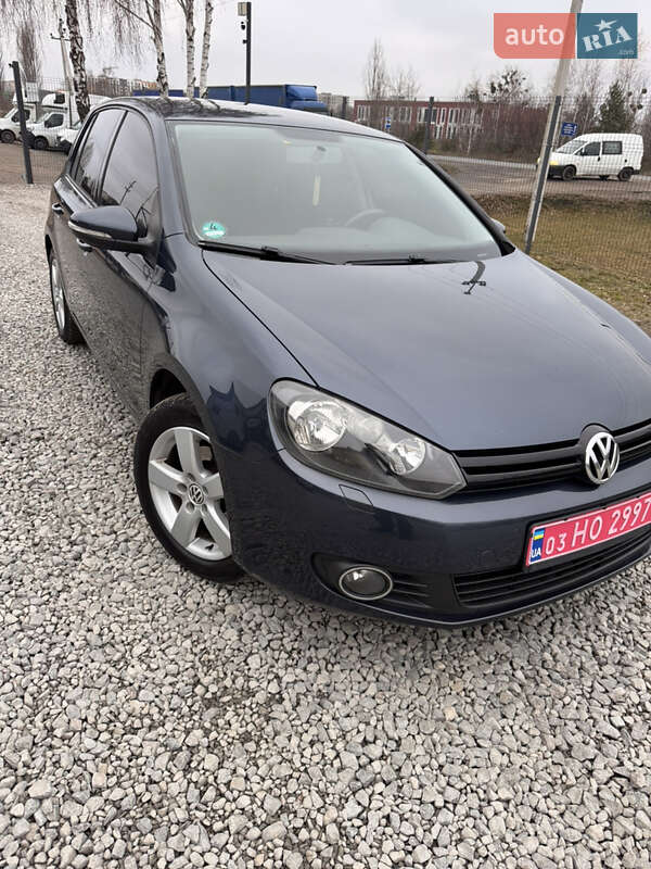Хэтчбек Volkswagen Golf 2010 в Ковеле