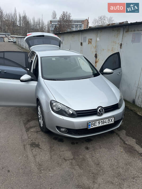 Хетчбек Volkswagen Golf 2011 в Миколаєві