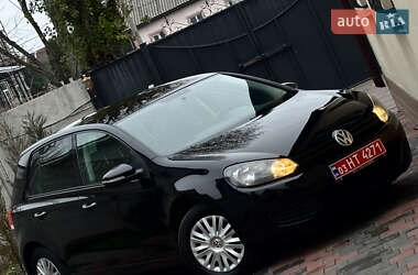 Хэтчбек Volkswagen Golf 2010 в Днепре