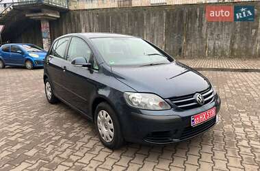 Хетчбек Volkswagen Golf 2006 в Луцьку