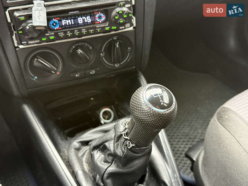 Хэтчбек Volkswagen Golf 2002 в Стрые фото 32 Хэтчбек Volkswagen Golf 2002 в Стрые