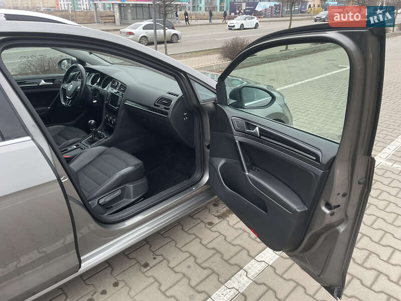 Універсал Volkswagen Golf 2016 в Вишневому