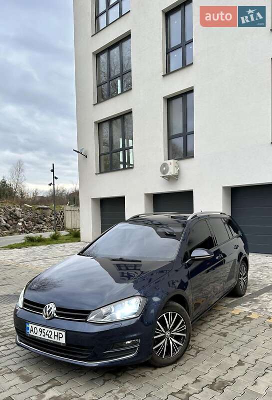 Универсал Volkswagen Golf 2016 в Ужгороде