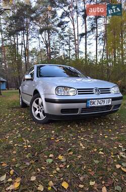 Хэтчбек Volkswagen Golf 2003 в Вараше