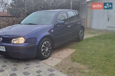Хэтчбек Volkswagen Golf 2002 в Черкассах