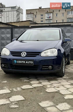 Хэтчбек Volkswagen Golf 2005 в Подольске