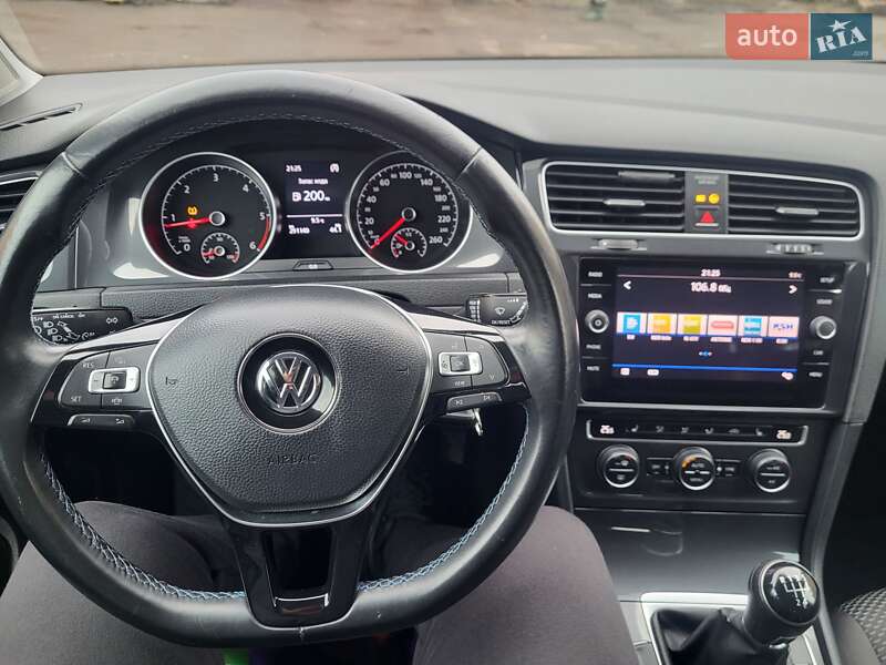 Универсал Volkswagen Golf 2018 в Нововолынске