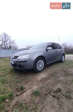 Хэтчбек Volkswagen Golf 2006 в Коростышеве