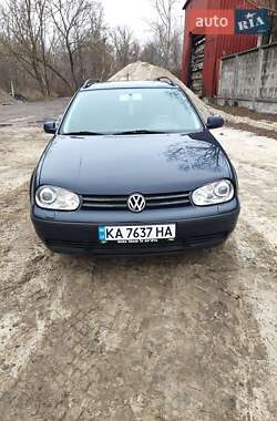Универсал Volkswagen Golf 2002 в Киеве