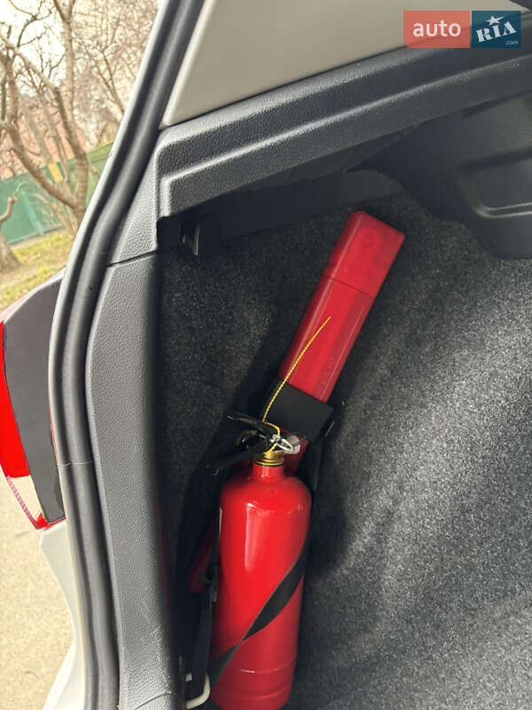 Хэтчбек Volkswagen Golf 2011 в Черкассах