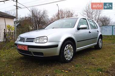Хэтчбек Volkswagen Golf 2003 в Красилове