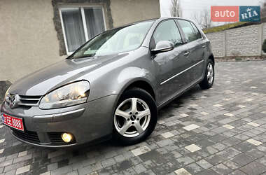 Хетчбек Volkswagen Golf 2008 в Дубні