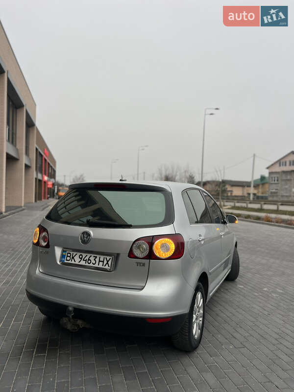 Хэтчбек Volkswagen Golf 2005 в Виннице