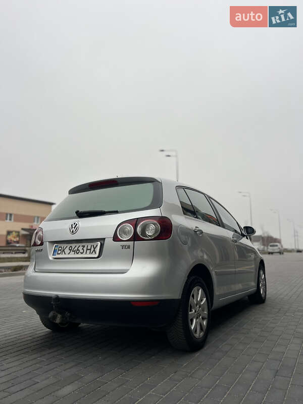 Хэтчбек Volkswagen Golf 2005 в Виннице
