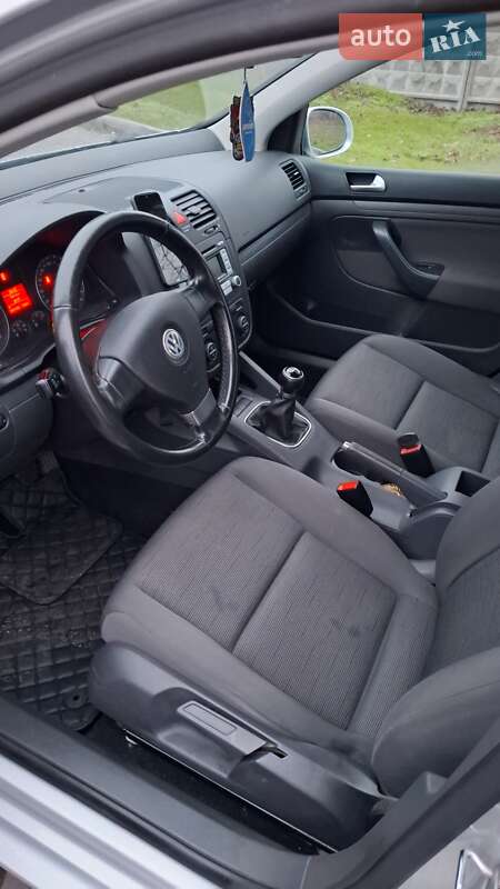 Хэтчбек Volkswagen Golf 2008 в Подольске фото 9 Хэтчбек Volkswagen Golf 2008 в Подольске