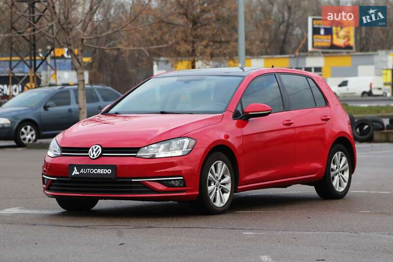Хетчбек Volkswagen Golf 2018 в Києві