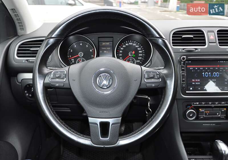 Хэтчбек Volkswagen Golf 2011 в Одессе